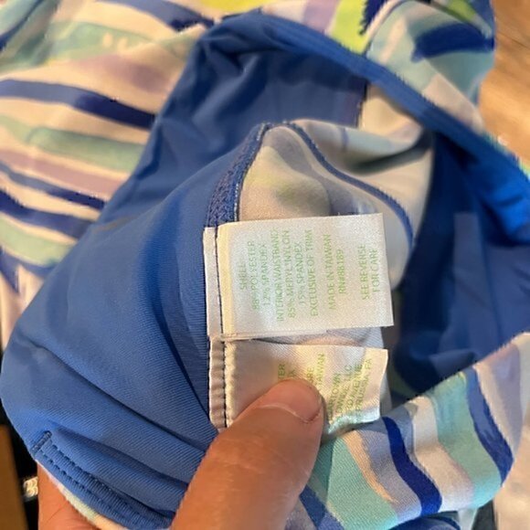 Lilly Pulitzer Luxletic Shore Perfections Weekender Crop Leggings - Picture 5 of 5